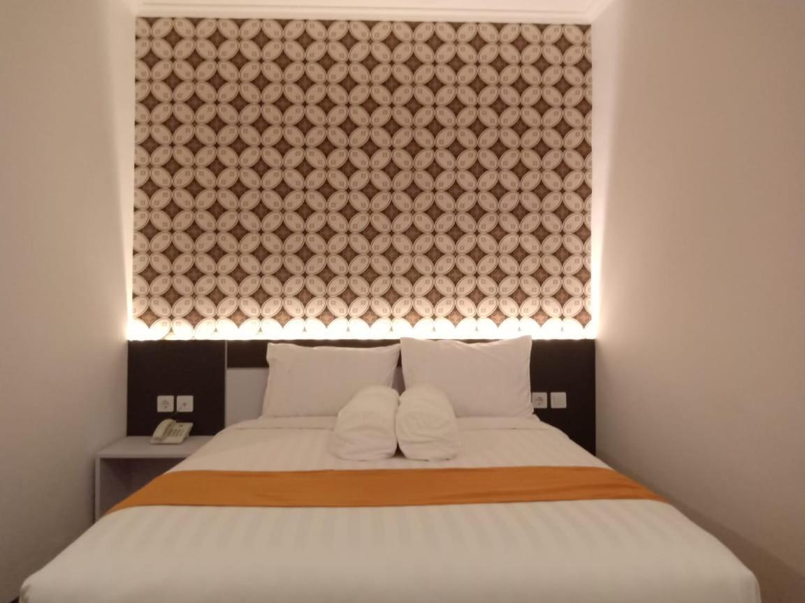 Front One Boutique Tugu Muda Semarang Hotel Luaran gambar