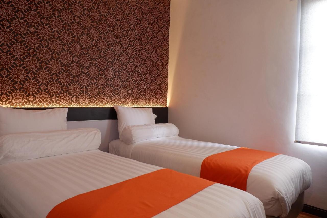 Front One Boutique Tugu Muda Semarang Hotel Luaran gambar