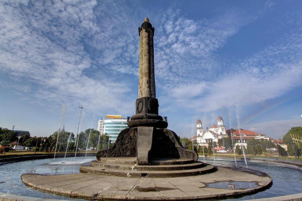 Front One Boutique Tugu Muda Semarang Hotel Luaran gambar