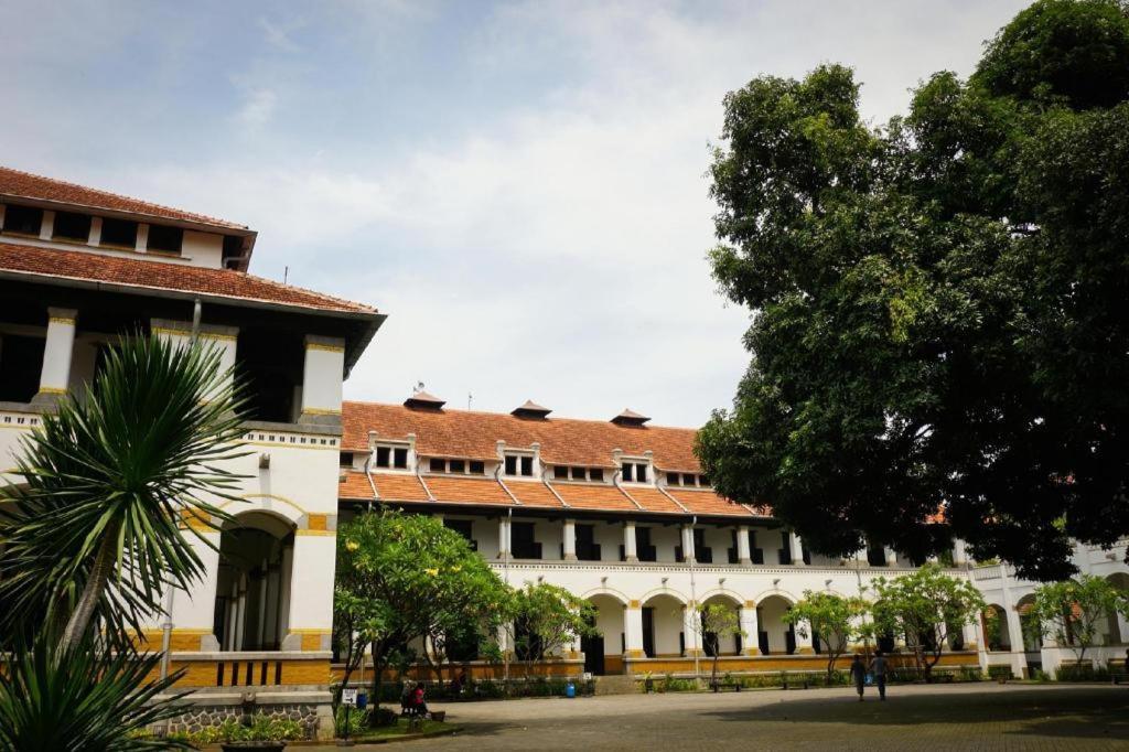 Front One Boutique Tugu Muda Semarang Hotel Luaran gambar