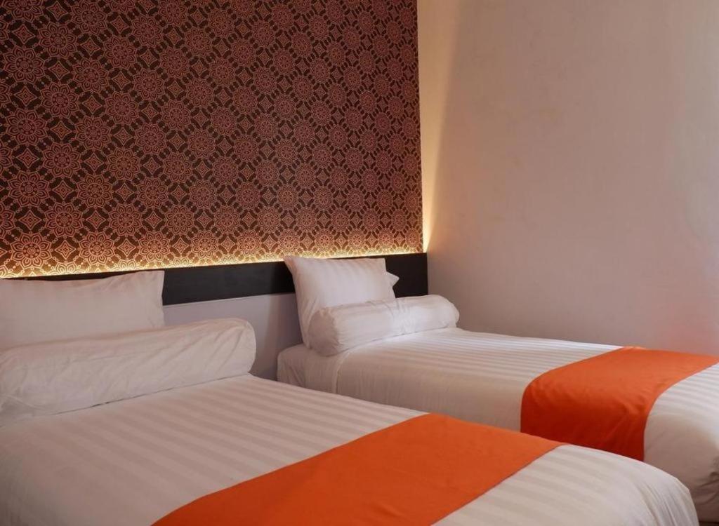 Front One Boutique Tugu Muda Semarang Hotel Luaran gambar
